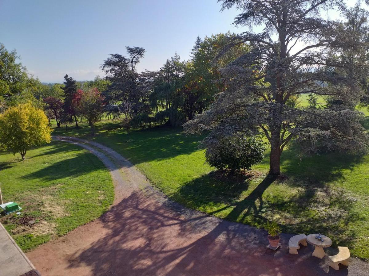 Bed and Breakfast Domaine Berenguer Ouches Екстер'єр фото