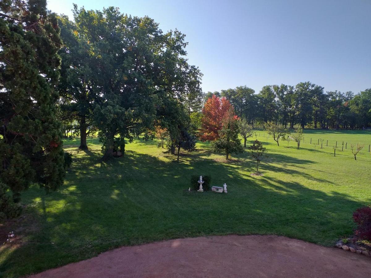 Bed and Breakfast Domaine Berenguer Ouches Екстер'єр фото