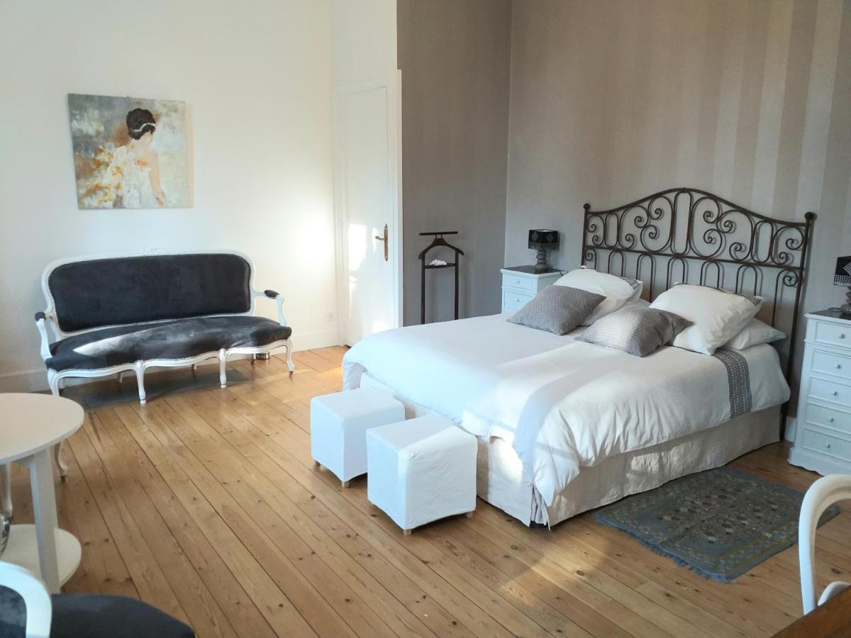 Bed and Breakfast Domaine Berenguer Ouches Екстер'єр фото